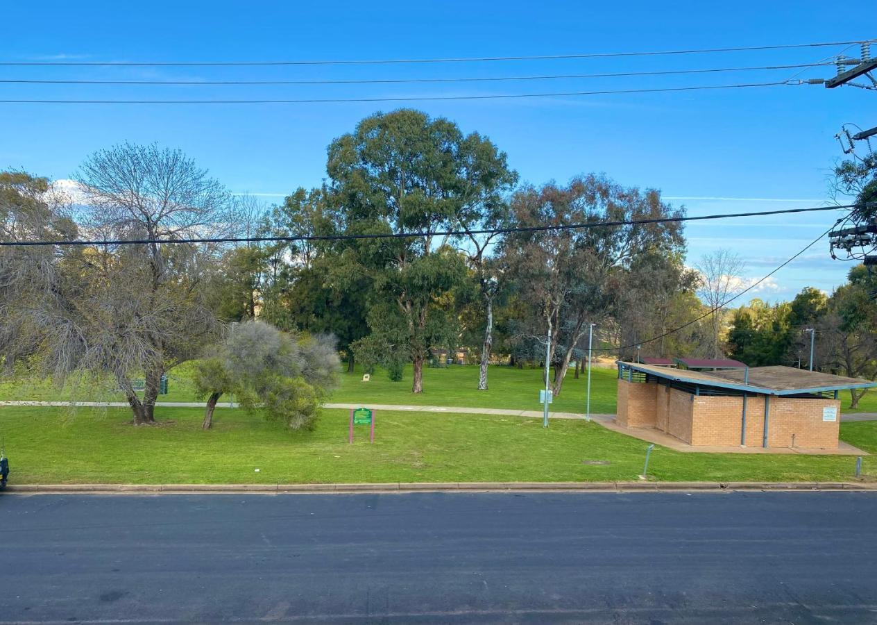Tallarook Motor Inn Dubbo Esterno foto