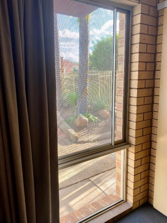 Tallarook Motor Inn Dubbo Esterno foto