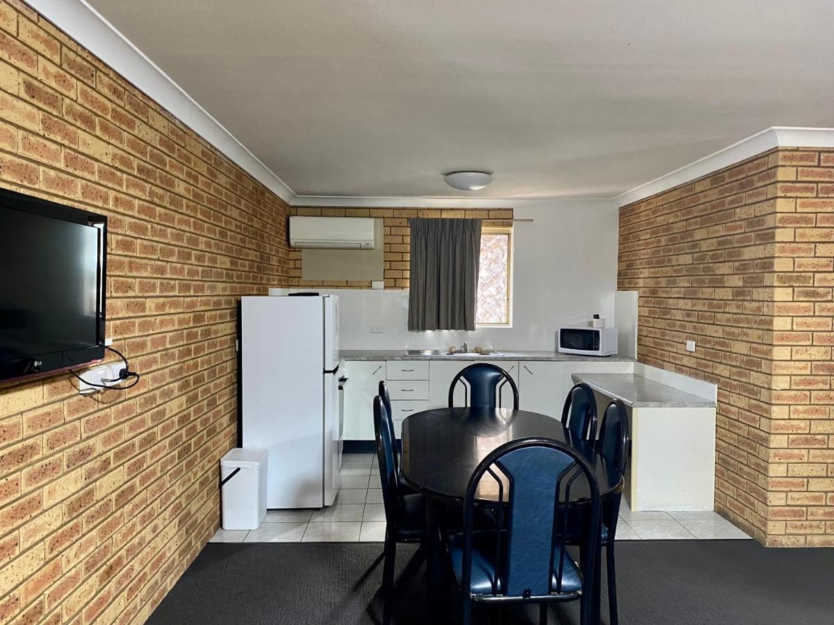 Tallarook Motor Inn Dubbo Esterno foto