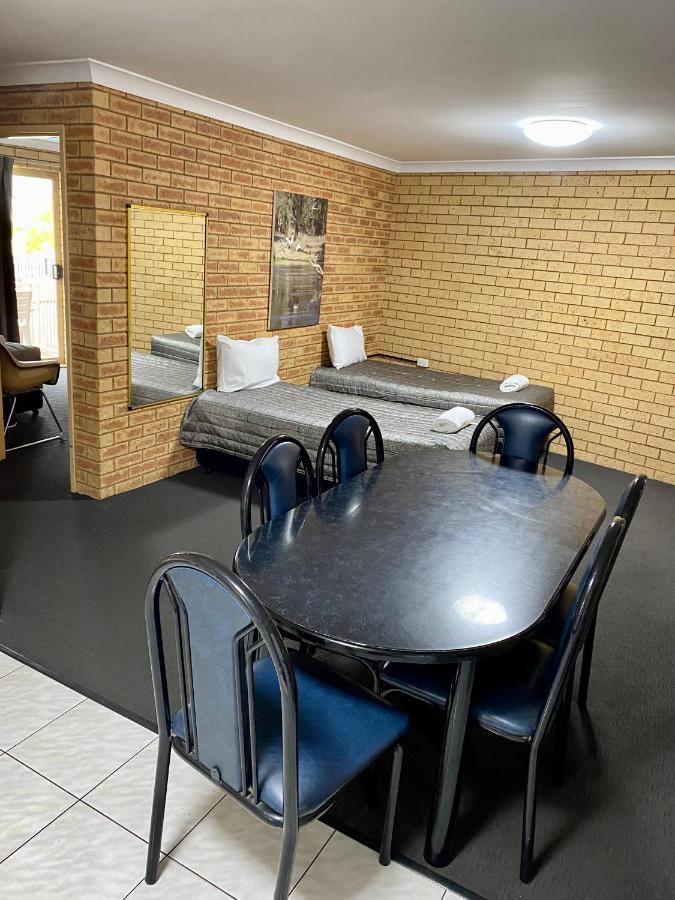 Tallarook Motor Inn Dubbo Esterno foto