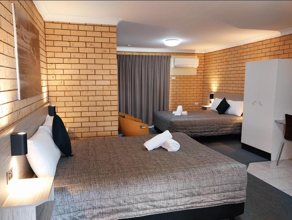 Tallarook Motor Inn Dubbo Esterno foto