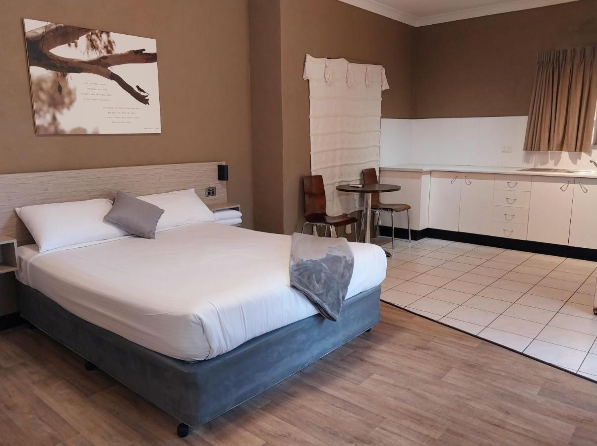 Tallarook Motor Inn Dubbo Esterno foto