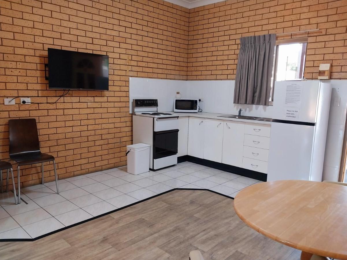 Tallarook Motor Inn Dubbo Esterno foto