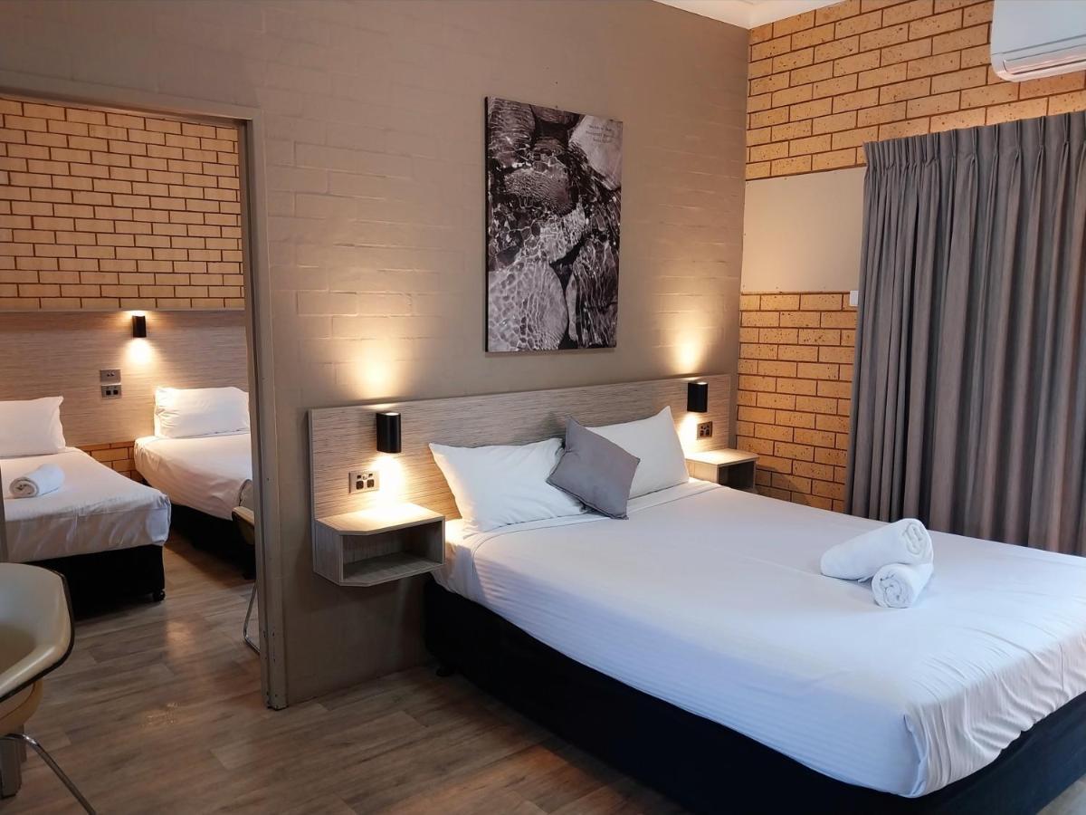 Tallarook Motor Inn Dubbo Esterno foto