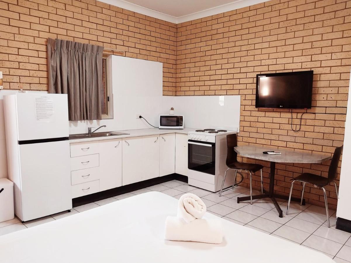 Tallarook Motor Inn Dubbo Esterno foto