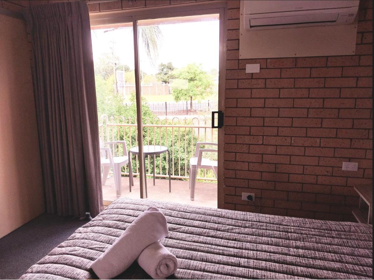 Tallarook Motor Inn Dubbo Esterno foto