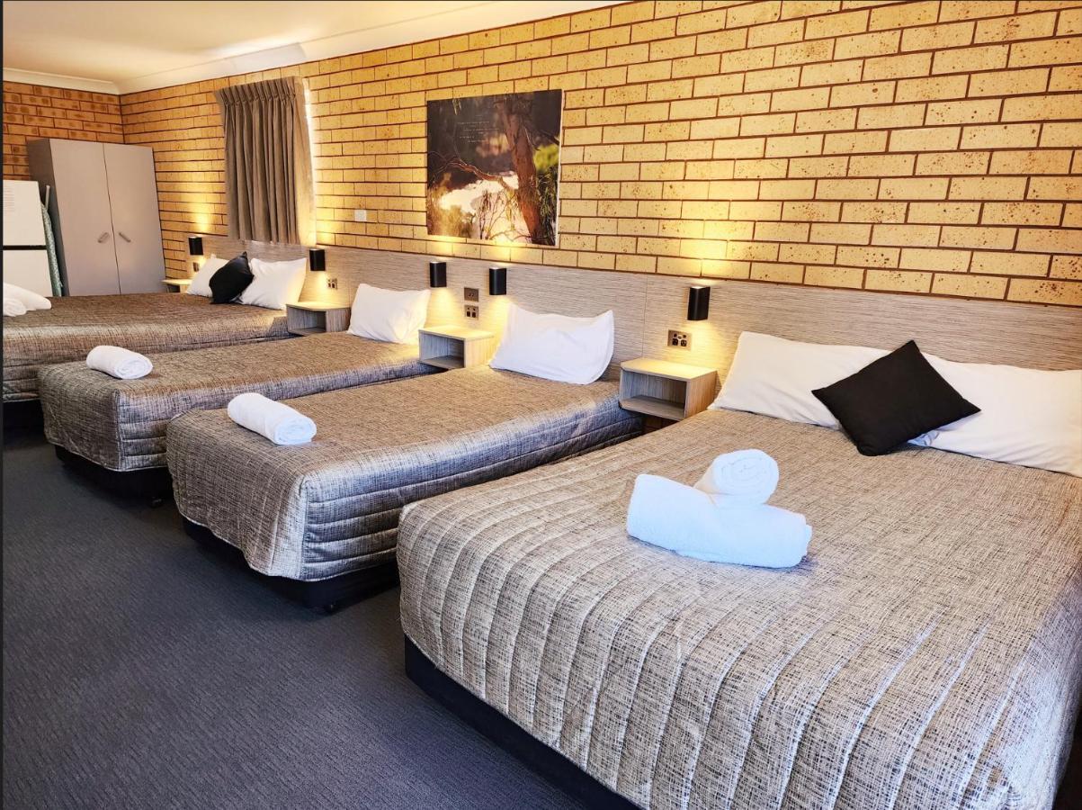 Tallarook Motor Inn Dubbo Esterno foto