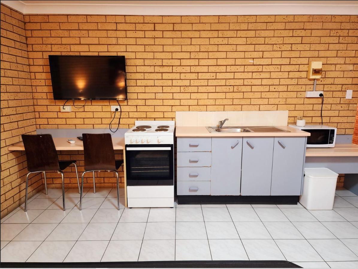 Tallarook Motor Inn Dubbo Esterno foto