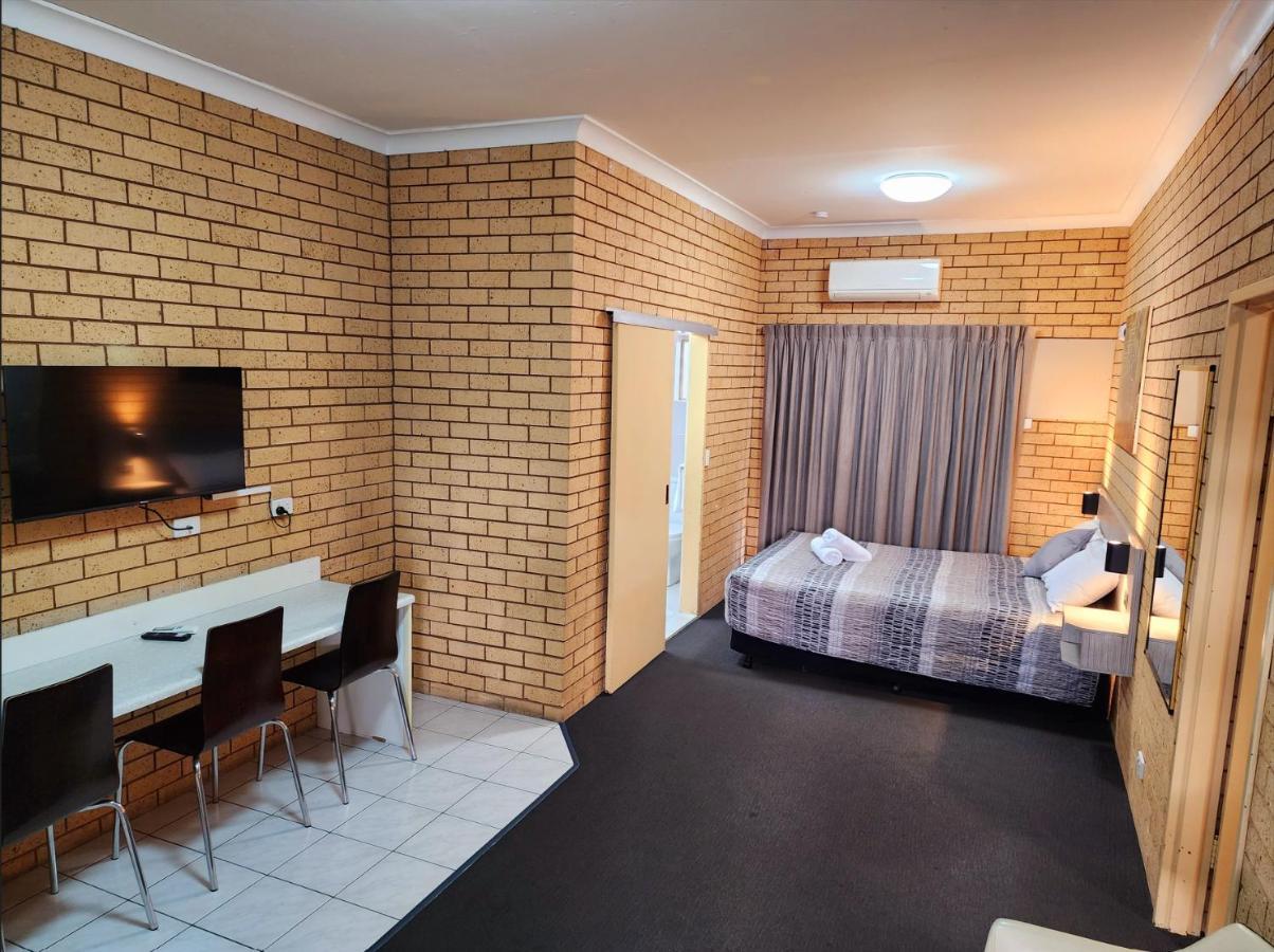 Tallarook Motor Inn Dubbo Esterno foto