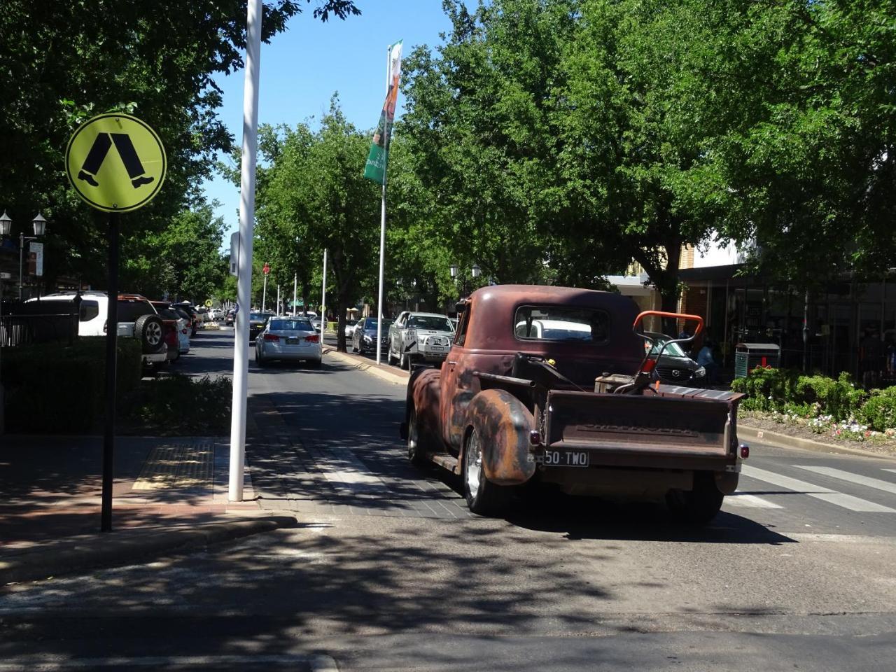Tallarook Motor Inn Dubbo Esterno foto
