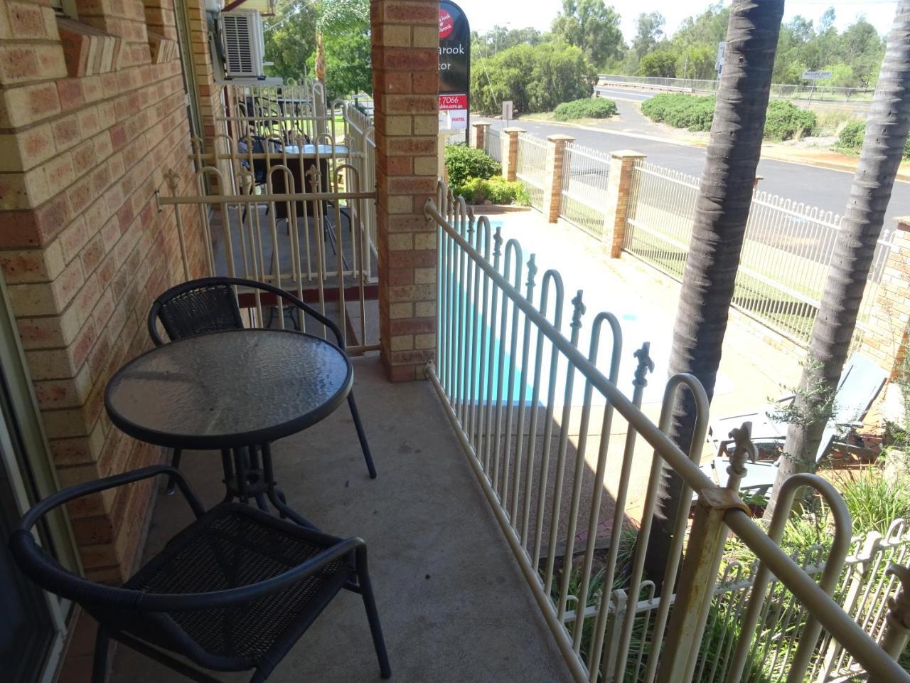 Tallarook Motor Inn Dubbo Esterno foto