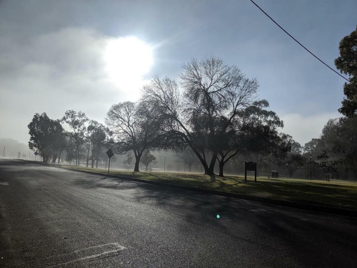 Tallarook Motor Inn Dubbo Esterno foto